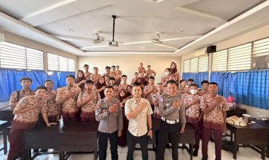 Polresta-Sidoarjo-Edukasi-Pelajar-tentang-AI-dan-Bijak-Medsos